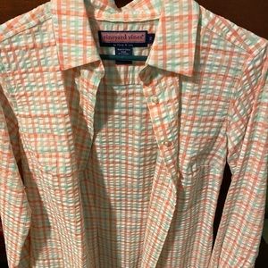 Vineyard vines button down size 2